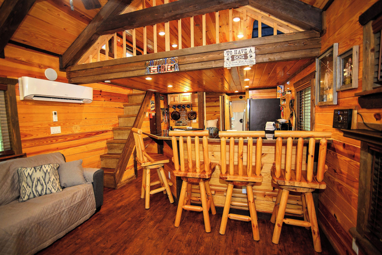 Others 4, Codex Cabin, Pike
