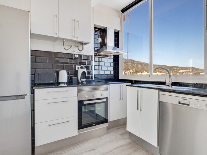 Private kitchen 5, Holiday Home in Torremolinos by Playa Carihuela, Málaga