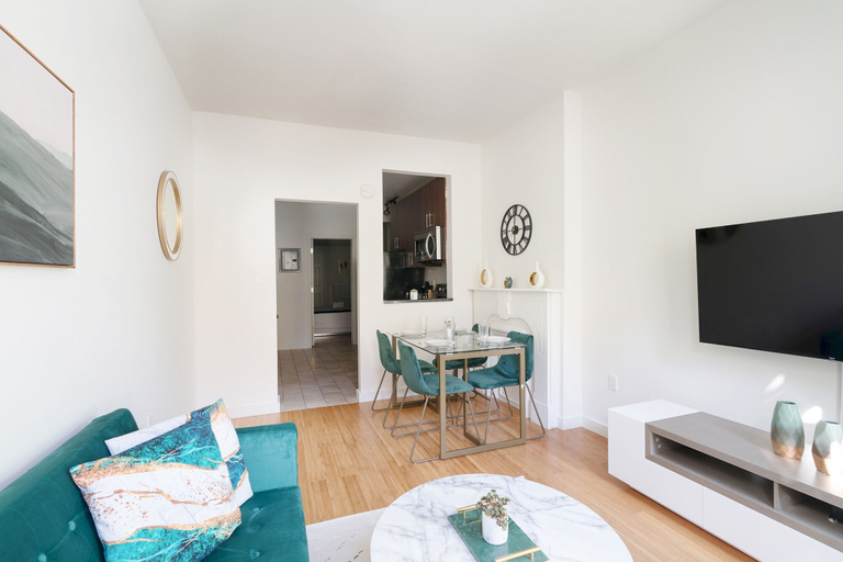 Room 2, Contemporary 1 Bedroom Apartment in NYC, New York