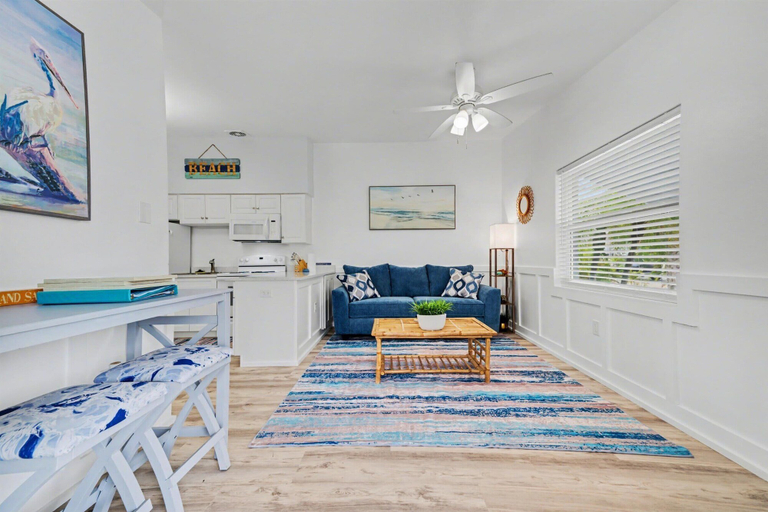 Room 5, Watefront King Boat Dock Pets OK Walk 2 Beach, Pinellas