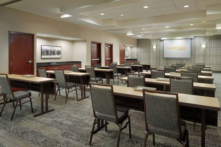 Food & Drinks 5, Courtyard by Marriott Birmingham Downtown at UAB, Jefferson