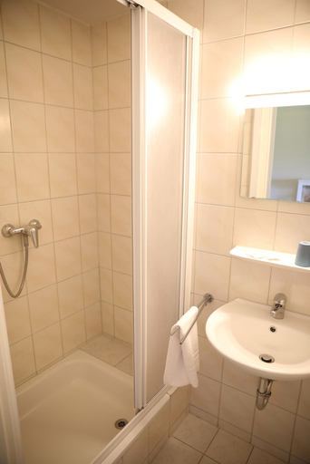 Bathroom 5, Pension Elfmeter, Ostprignitz-Ruppin