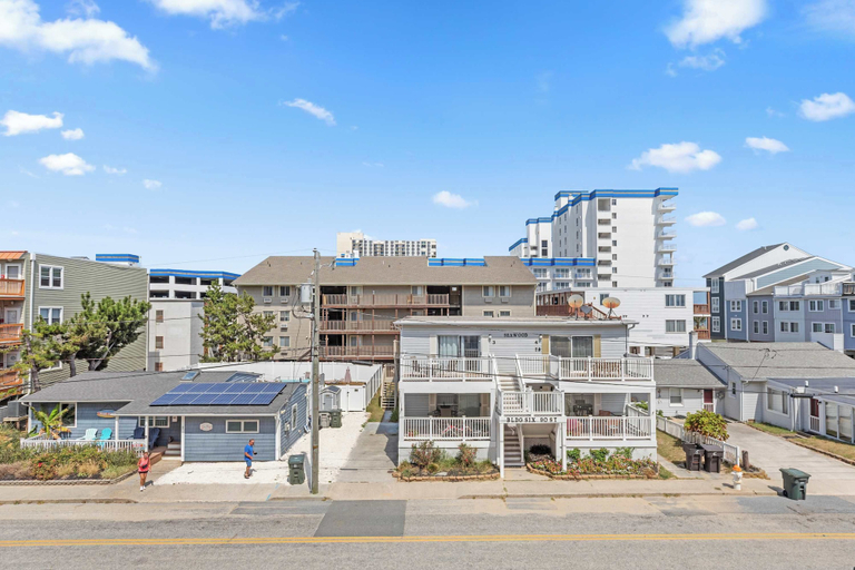 Exterior & Views 2, Island Cabana 204, Worcester