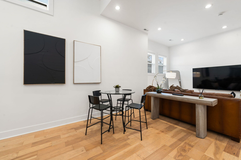 Room 5, New Listing Family West Town Unit, Cook