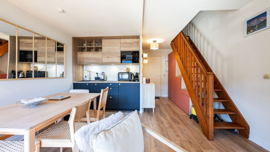 Living room 4, Apartment With Mountain Views, Morillon, Haute-Savoie