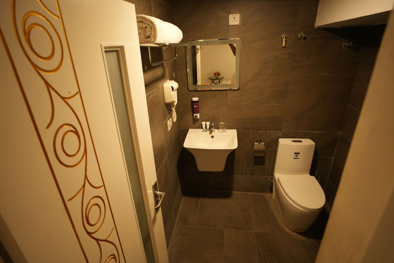 Bathroom 3, Citrus Classic Mambakkam Chennai, Kancheepuram