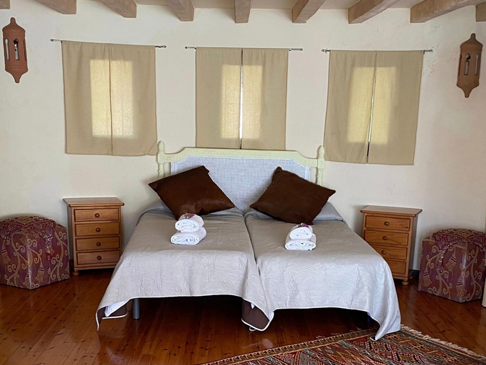 Room 2, Andalusian Retreat for Groups, Granada