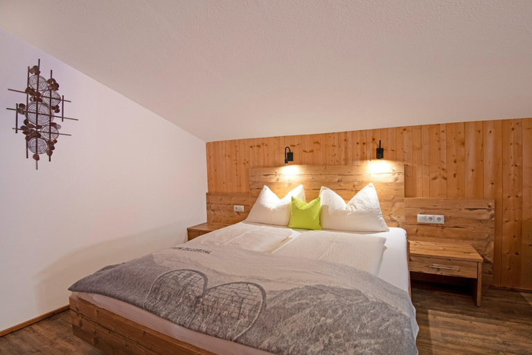 Bedroom 2, House in Zell am Ziller With Panoramic Views, Schwaz