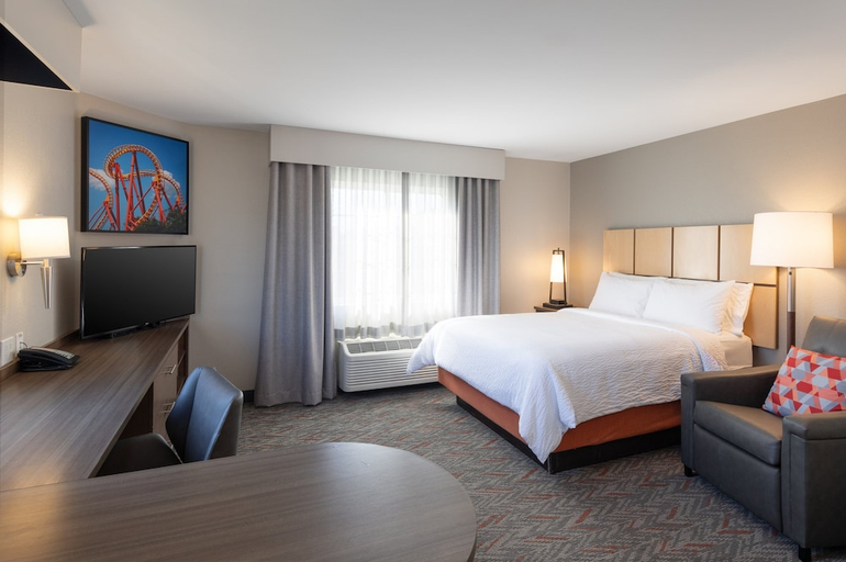 Bedroom 4, Candlewood Suites ANAHEIM - RESORT AREA, Orange