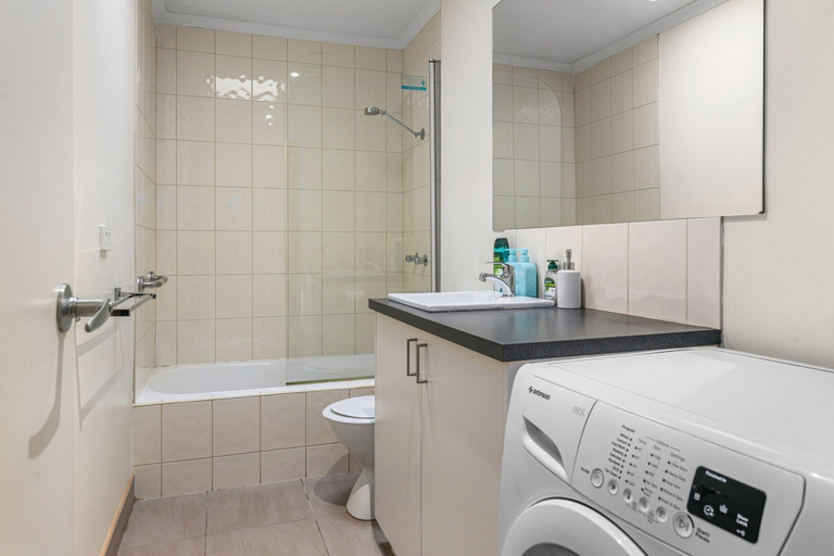 Bathroom 2, 2-bed Townhouse Retreat in Sandy Bay With Parking, Hobart