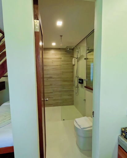 Bathroom 4, The CLiffhouse Samboan, Samboan