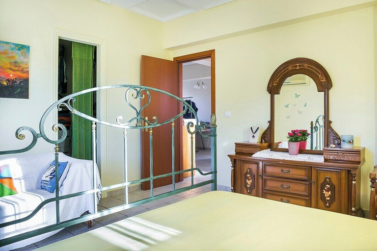 Room 2, Belle Helen s Villa - 3 Bedrooms Billiard Pool, Ionian Islands
