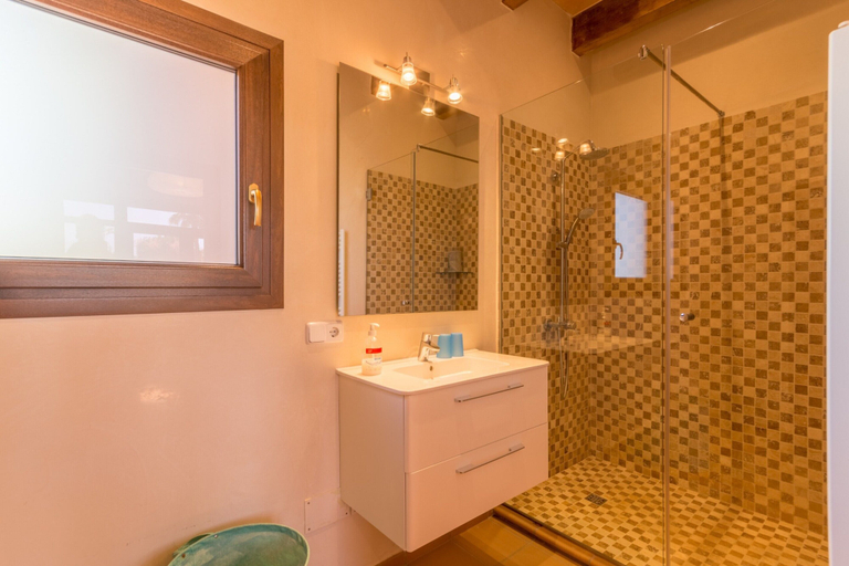 Bathroom 2, Palleta S'horta Near Cala Mondrago Beach, Baleares