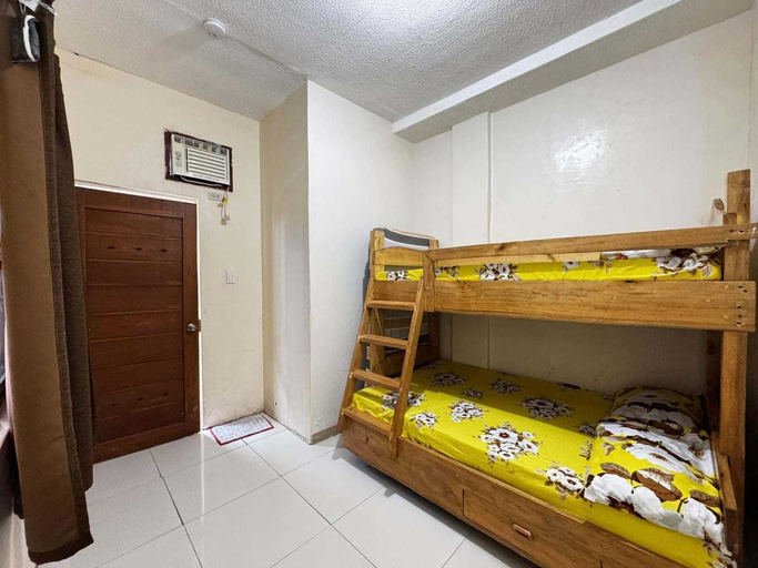 Room 5, OYO 1190 Manzel Shanicaye Private Villa, Calamba City