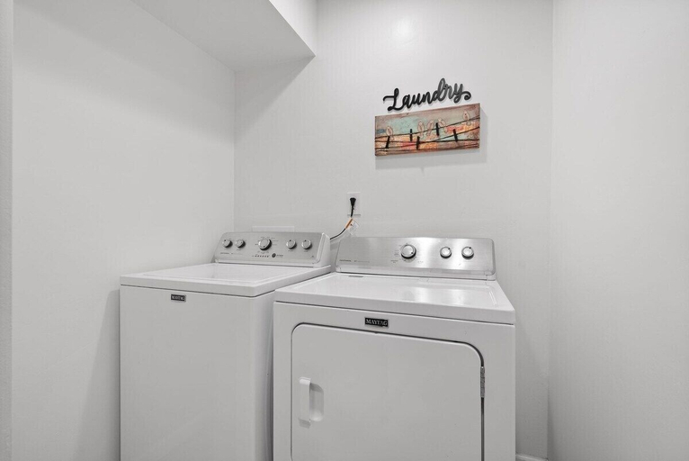 Interior 2, 3BD 102 Madison Ter, Union