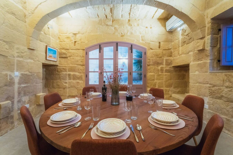 Room 3, San Lawrenz Farmhouse Rustic Retreat With Pool