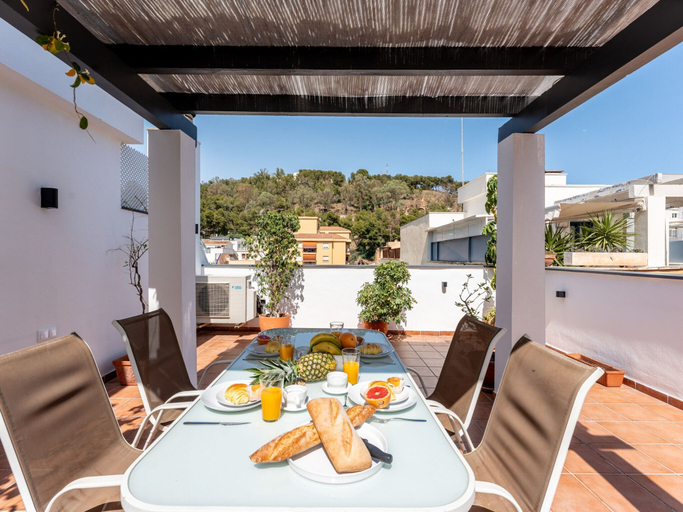 Dining 2, Faro's Malaga Citylights - Amazing Roof Terrace, Málaga