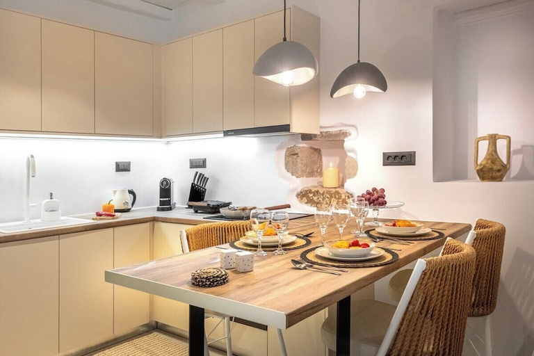 Room 3, Stema Suite 1, South Aegean