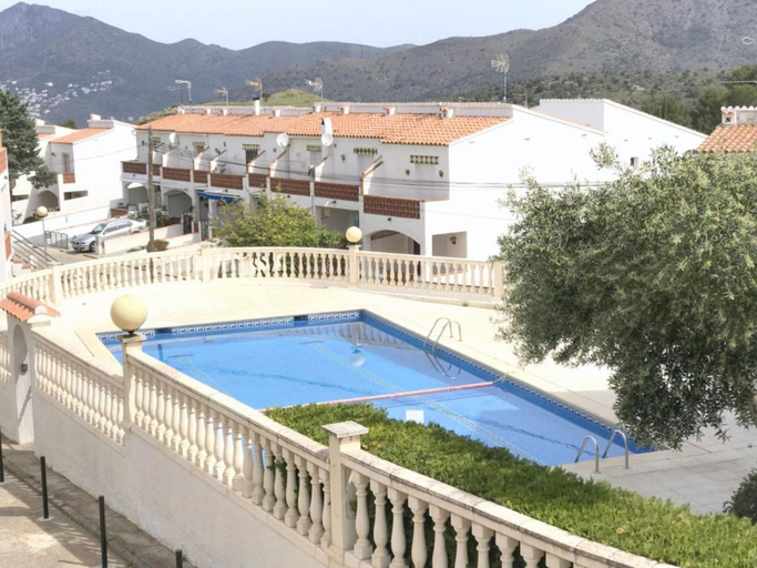 View from property 3, Townhouse in Rosas Near Aqua Brava Water Park, Girona