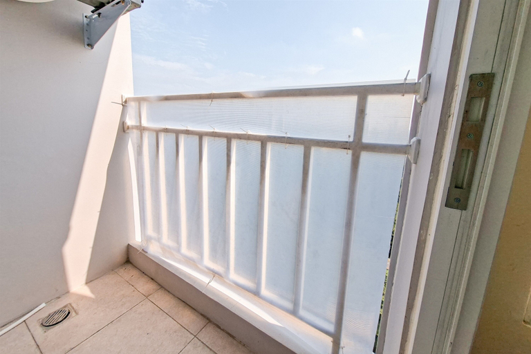 Balcony view, Compact Studio Room At Samesta Mahata Serpong Apartment, Tangerang Selatan