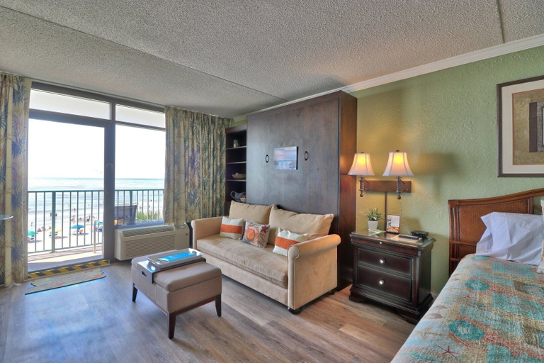 Interior 3, Sand Dunes 2331, Horry