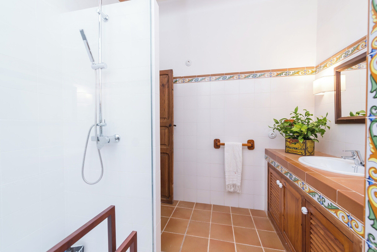 Bathroom 5, Cas Pilot - Villa With Private Pool. Free Wifi, Baleares