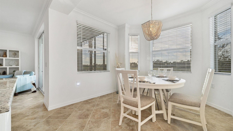 Interior 3, Hlb14041-613, Charlotte