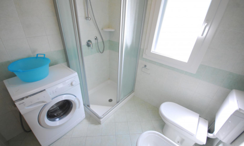Bathroom 3, Beautiful Semi Detatched house in Lignano Pineta, Udine
