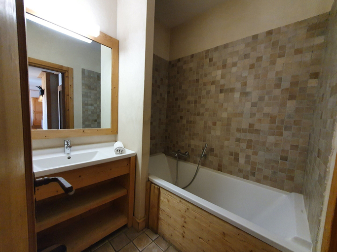 Bathroom 2, Alpine Comfort for 8 Guests, Isère