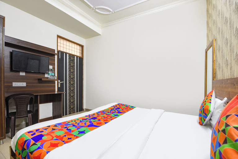 Room 4, Fabhotel Divine, Gurgaon