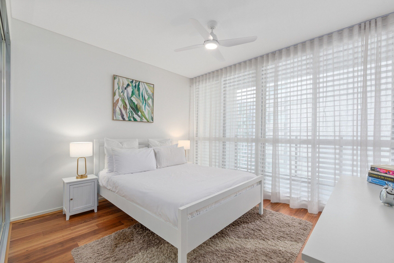 Room 5, Central Redfern Home With Balcony Escape, Sydney