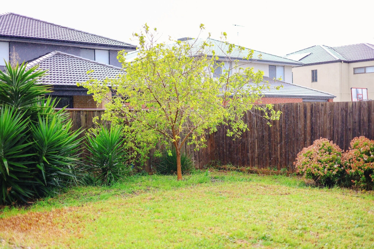 Property grounds, StayAU 4BR Tranquil Family Escape House, Melbourne