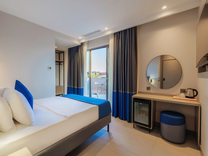 Bedroom 2, Echinus Blue Hotel, Antalya