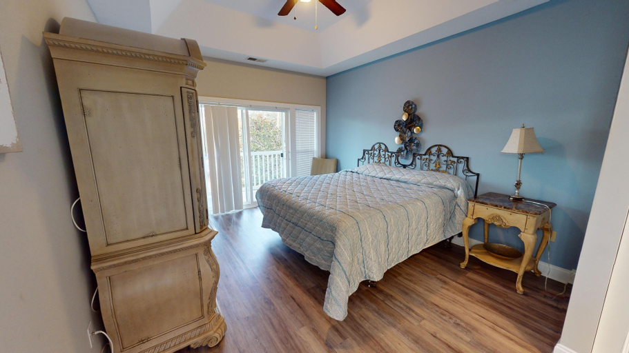 Interior 4, World Tour 1009-301, Horry