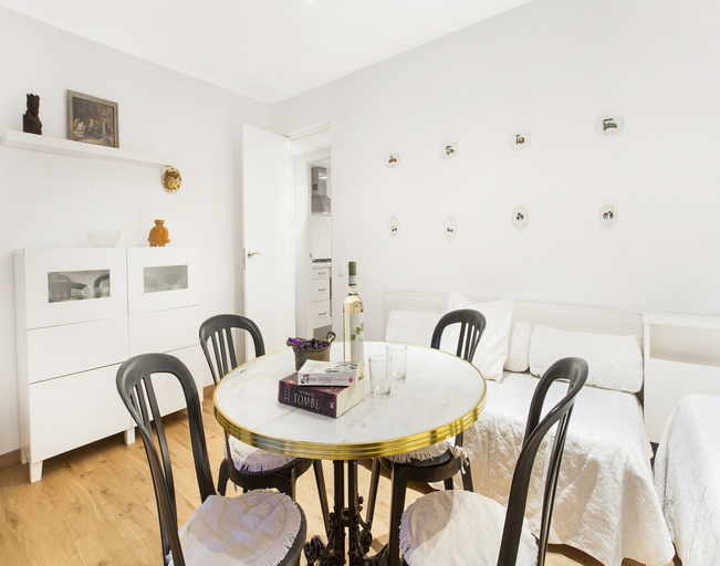 Dining 2, Apartment With Terrace for 4 People, Girona