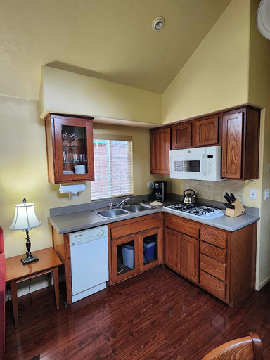 Private kitchen 4, Lighthouse Pointe Resort, Mendocino