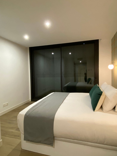 Room 3, w Modern 2BR With Terrace in Chueca, Madrid