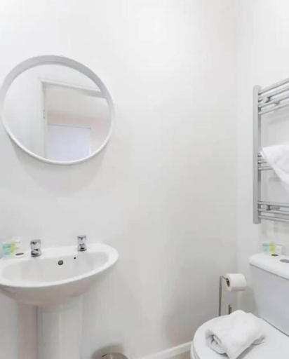 Bathroom 5, The residency rooms liverpool, Sefton