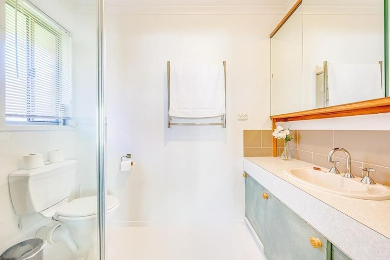 Bathroom 3, StayAU Family-Friendly Home near Deakin, Bellarine - Inner
