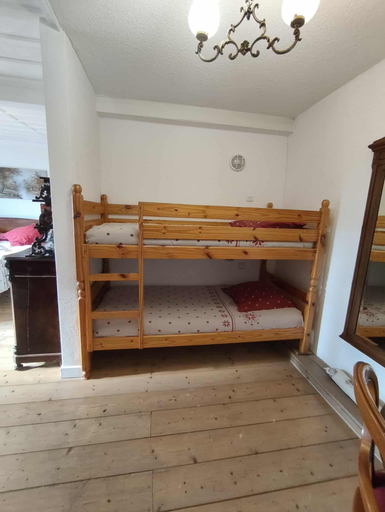 Bedroom 5, A la Grenouille du Jura - Oyonnax Nantua, Ain