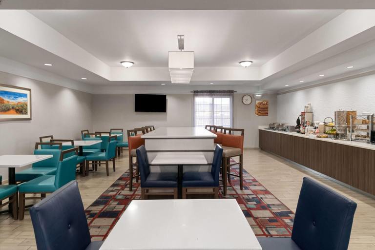 Food & Drinks 4, La Quinta Inn & Suites by Wyndham Gallup, McKinley