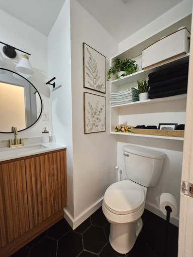 Bathroom, Lake View Hot Tub Modern A-frame, Hocking