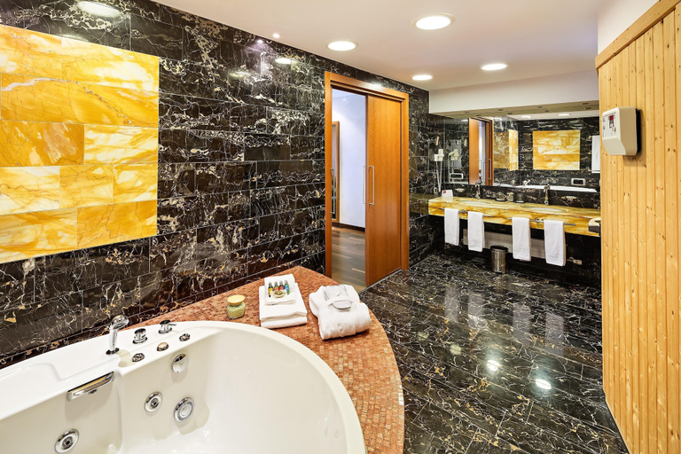 Bathroom 5, Doubletree by Hilton Ljubljana, Ljubljana