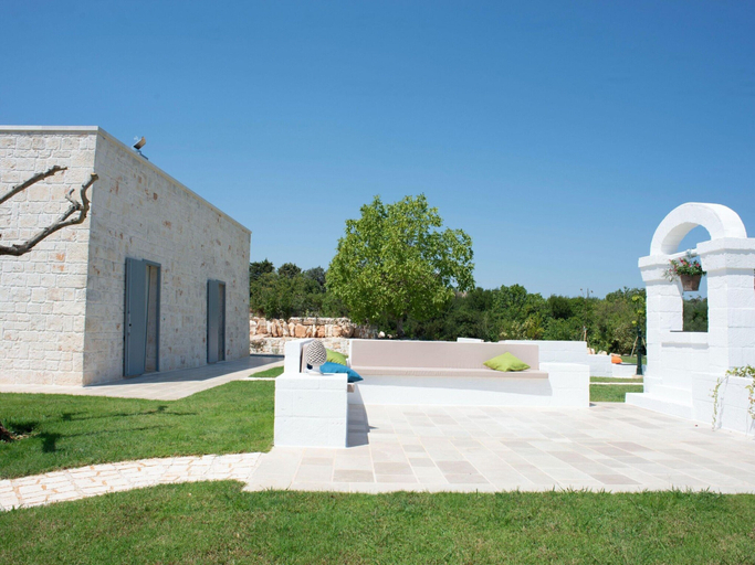 Exterior 2, Tower House in Puglia With Pool and Charm, Bari