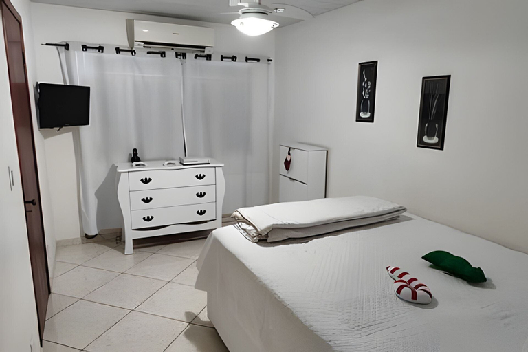 Room 4, Condomínio Nogueira, Duque de Caxias
