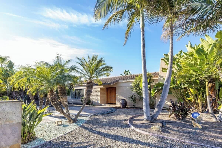 Room 2, Carlsbad Zen - Large Pool, San Diego