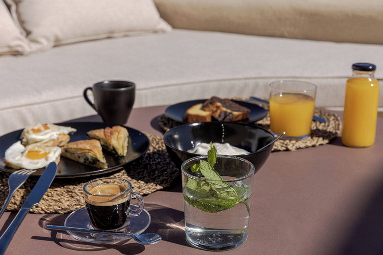 Food & Drinks 4, Caldera's Dream Cave House with hot tub, South Aegean