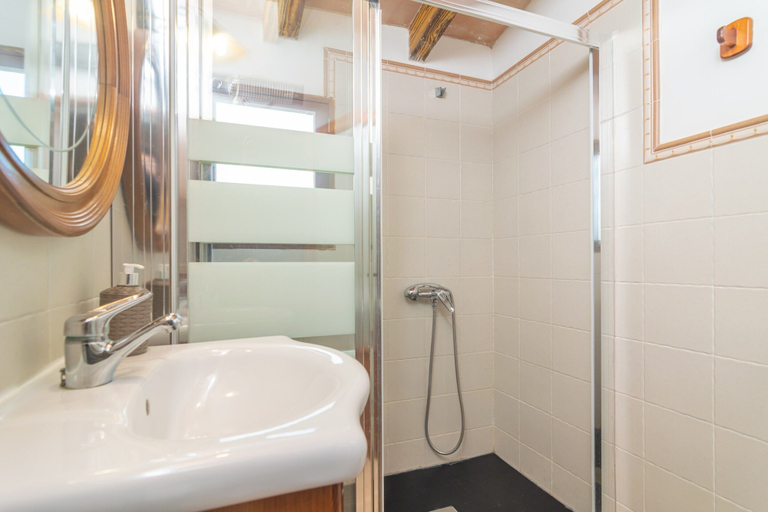 Bathroom 3, Sa Caseta D'en Tronca - Villa With Private Pool, Baleares