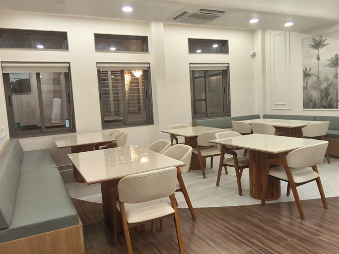 Dining 4, V Club Bhuj, Kachchh