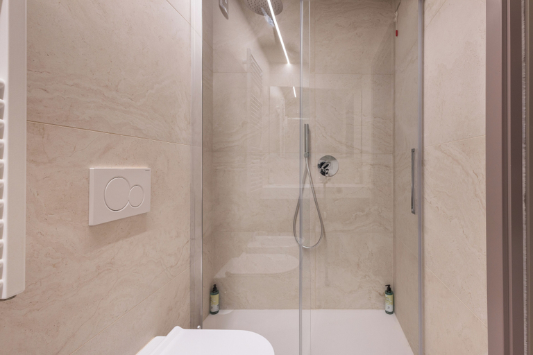 Bathroom 5, Aima Boutique Rooms, Bergamo